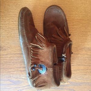 Minnetonka moccasins size 8
